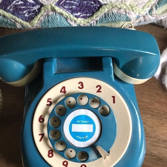 Anthro retro phone  - Picture 2 of 4